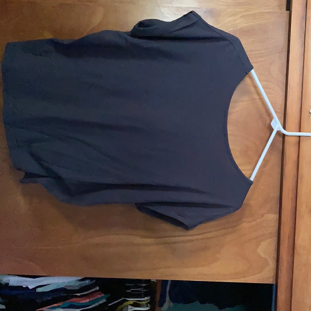 Woman’s Top - Picture 2 of 2